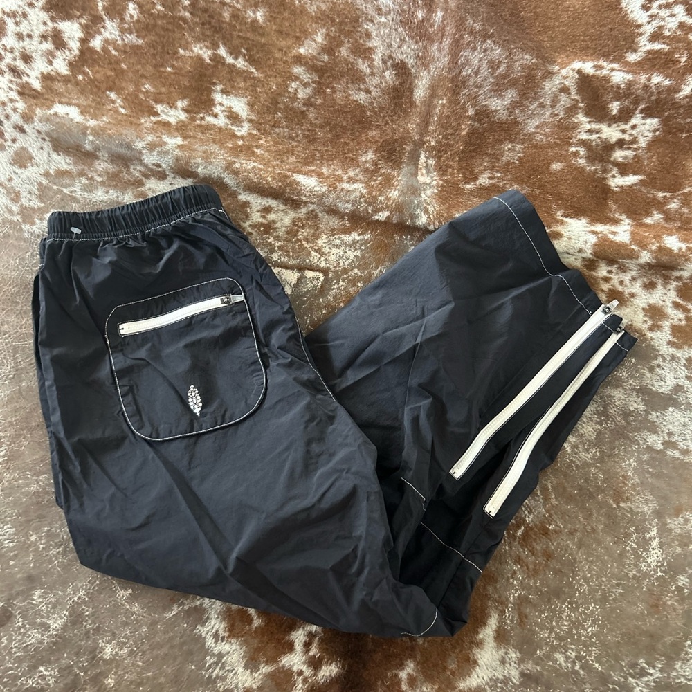 Free People Black Cargo Pants - Picture 6 of 6